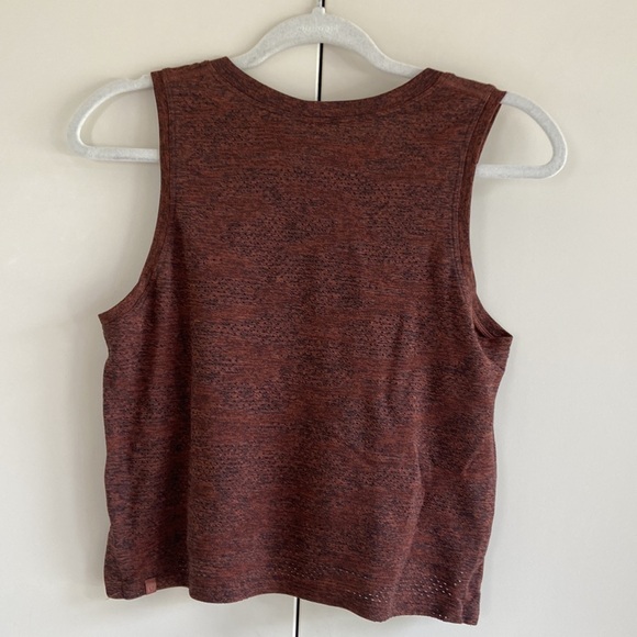 Lululemon Train to Be Tank EUC - Picture 8 of 12